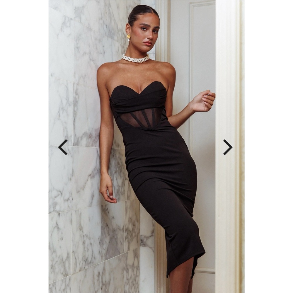 NWT Selfie Leslie First Date Sweetheart Neckline Midi Dress Black